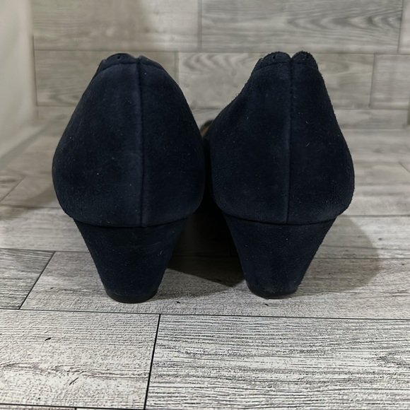 Talbots blue suede heel shoes size 8 - Picture 4 of 8